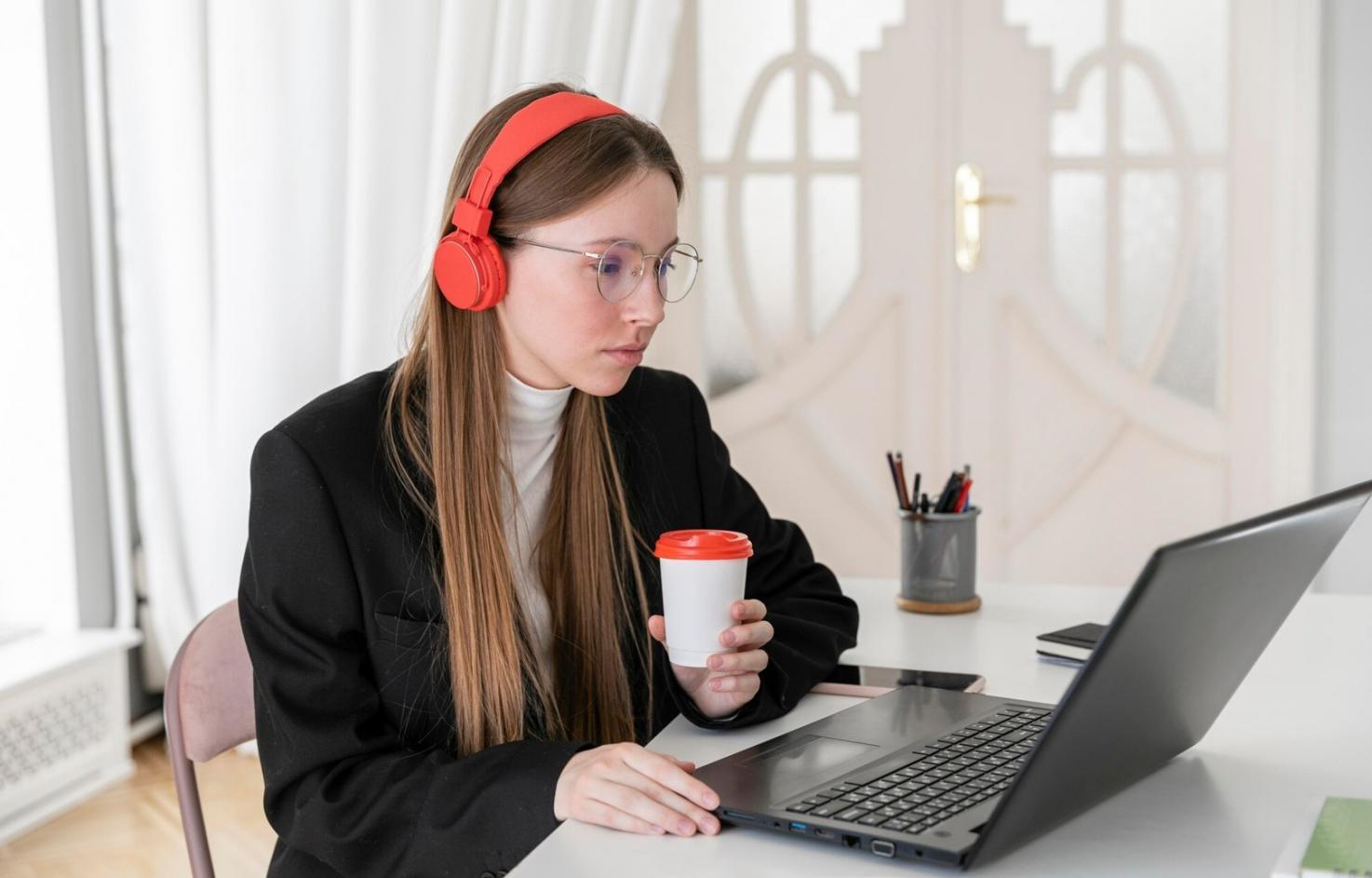 Moderne Lernumgebung für Finanzbildung